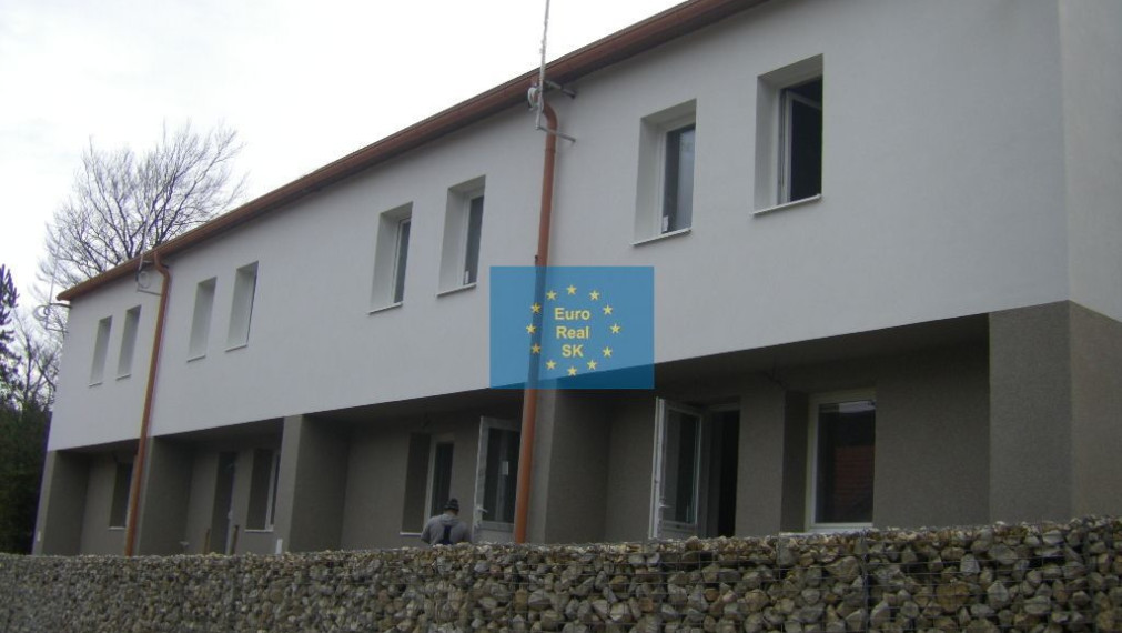 Košice - Jahodná,  predaj nových apartmánov o výmere 104,65 m2,  parkovanie, ( trvalé, rekreačné bývanie ), firemné vlastníctvo