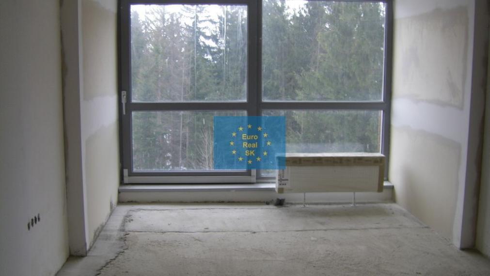 Predáme vo Vysokých Tatrách - Tatranská Štrba,   rekreačné zariadenie ( bytový dom, 53 bytov) , pozemok 12.565 m2, všetky IS, možnosť  ďalšej zástavby ( 33 bytov), firemné vlastníctvo.