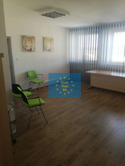 Prenajmeme v Košiciach, Južná trieda kancelárske priestory o výmerách od 17 do 37 m2, možnosť skladových priestorov