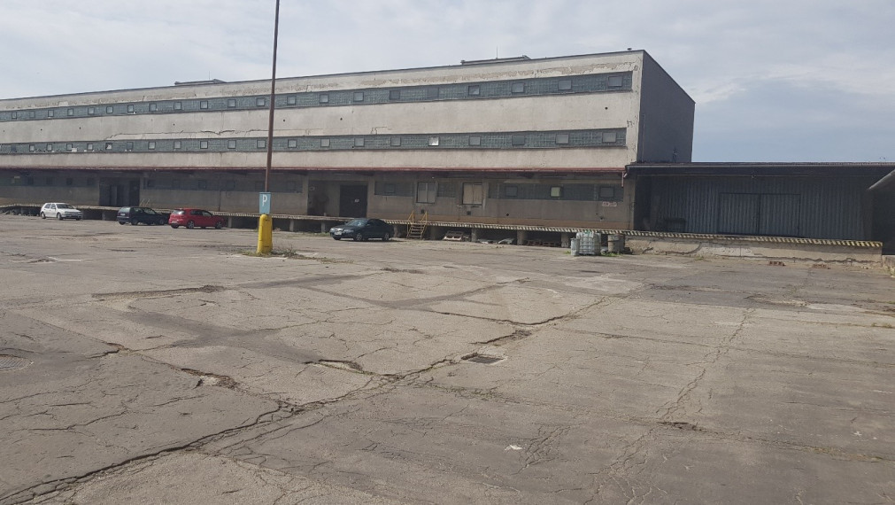Sereď : Predaj skladového objektu 3.824 m2 ( 3 podlažný sklad, rampa) na pozemku o výmere 4.633 m2, firemné vlastníctvo.