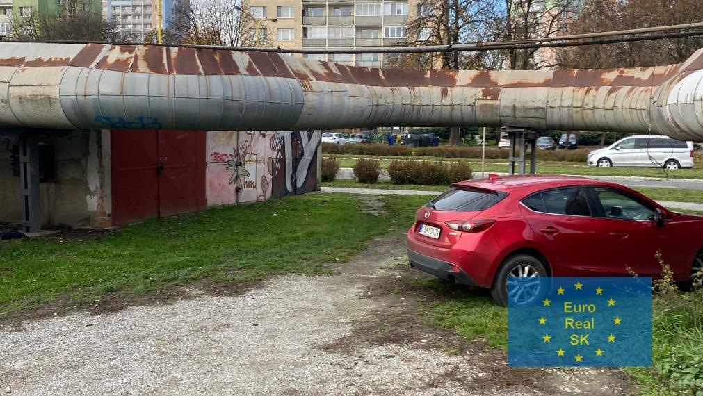 Prenájom garáže Košice - Juh, Jantárová ul., pôvodný stav.