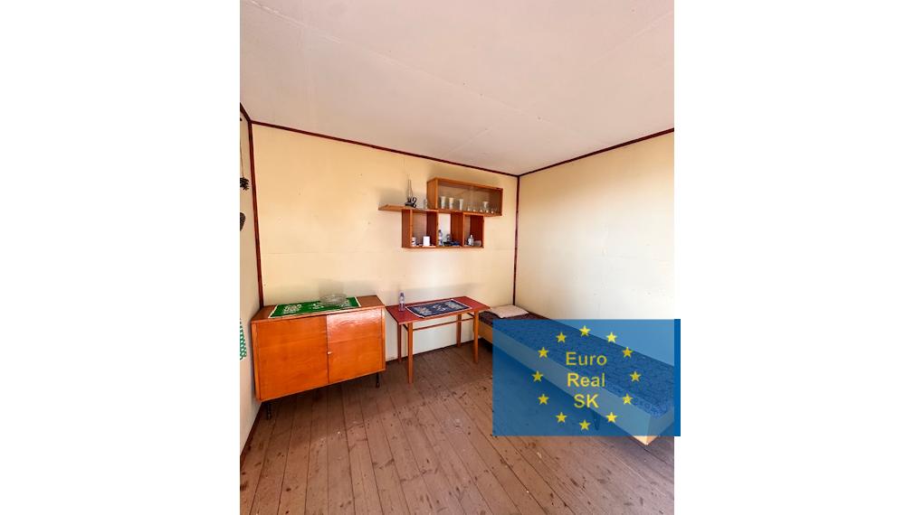 Predaj záhrady s rekreačnou chatou v lokalite Červený breh.