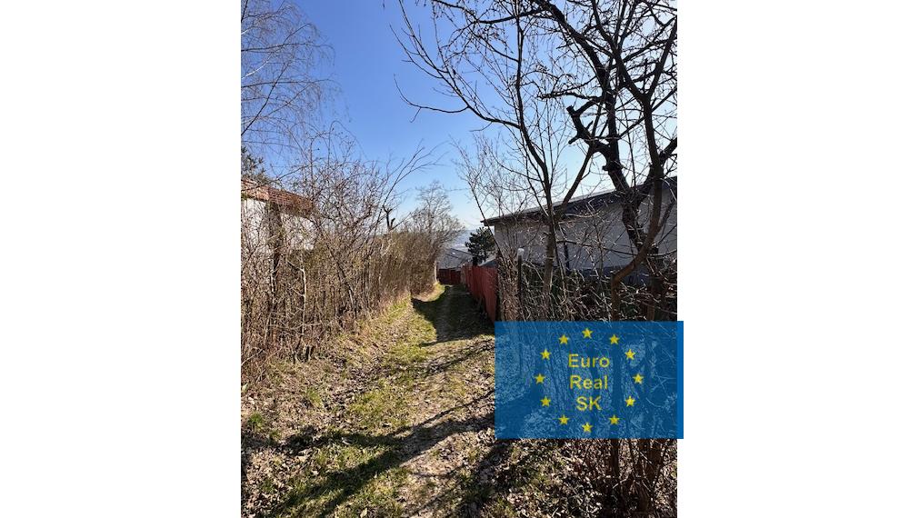 Predaj záhrady s rekreačnou chatou v lokalite Červený breh.