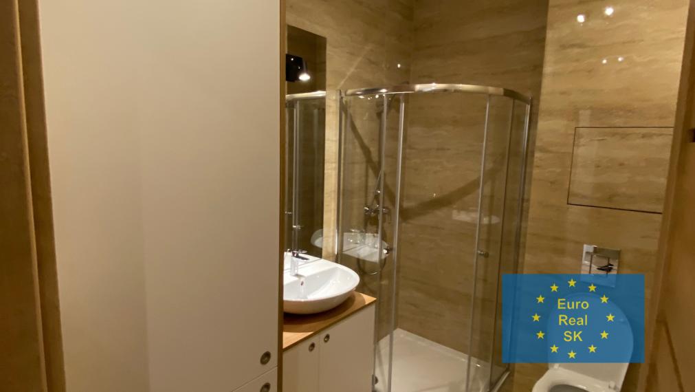 Prenájom 1 izb. byt v centre Košíc - Zbrojničná ul..