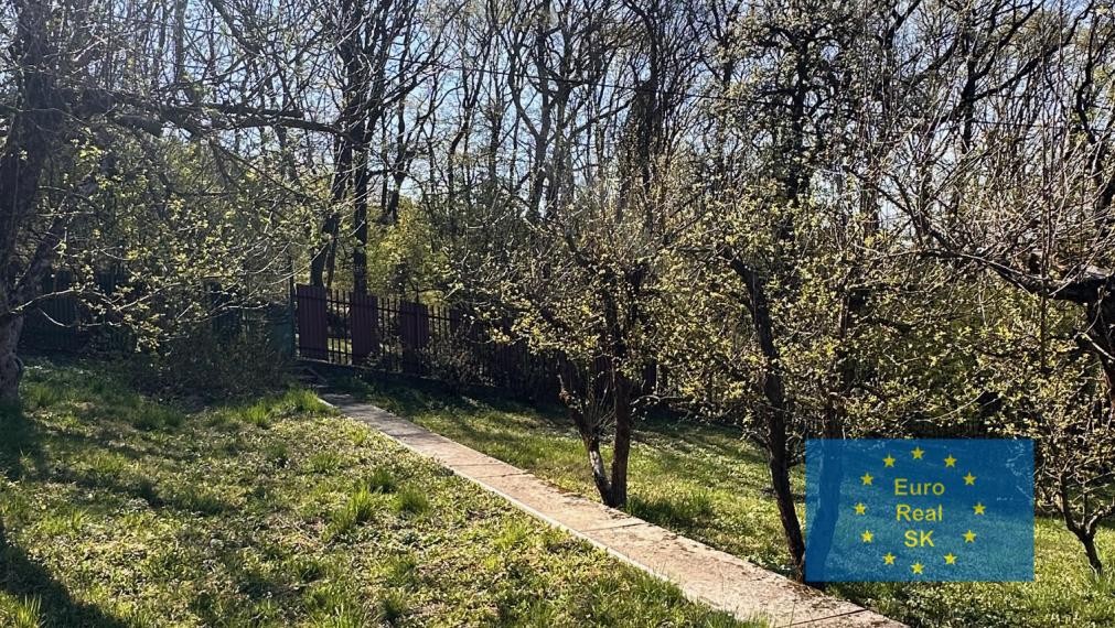 Predaj rekreačnej chaty s veľkou záhradou, Vyšné Opátske - Včelia paseka, zachovalý pôvodný stav,