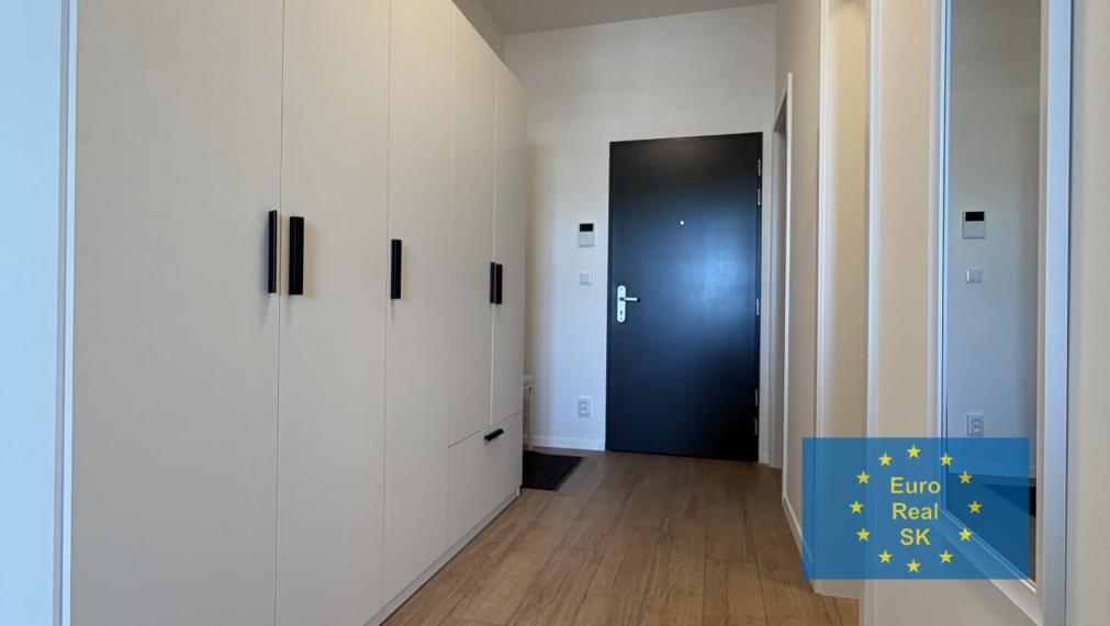Prenájom nového 2 izb bytu v lokalite Košice - Centrum, Cassovar, zariadený