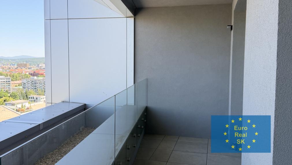 Prenájom nového 2 izb bytu v lokalite Košice - Centrum, Cassovar, zariadený