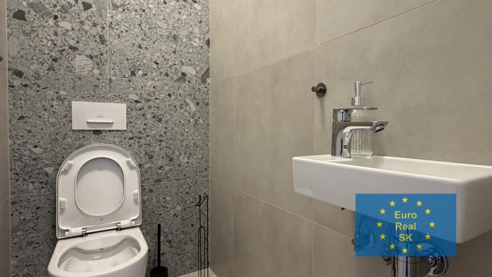 Prenájom nového 2 izb bytu v lokalite Košice - Centrum, Cassovar, zariadený