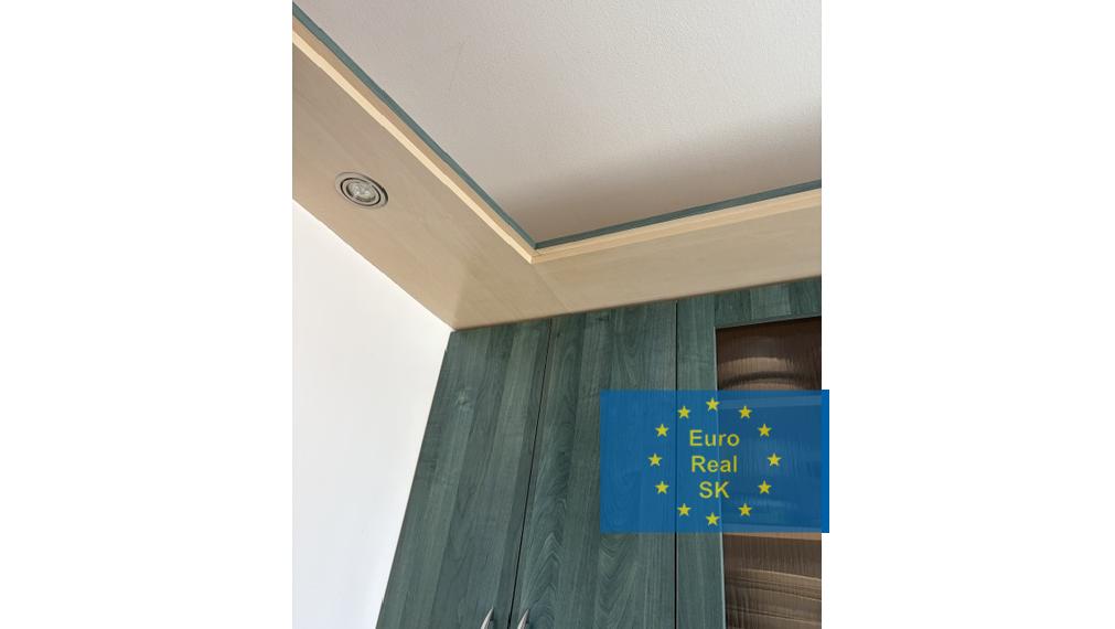 Predaj rekonštruovaného jednoizbového bytu s balkónom o výmere 42 m2, Varšavská ul. ( sídlisko Ťahanovce ), Košice