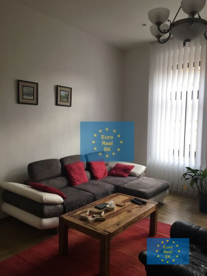 Ponúkam na prenájom veľký 3 izb. byt v KE - Centrum, po komp. rekonštrukcii, zariadený, 94m2