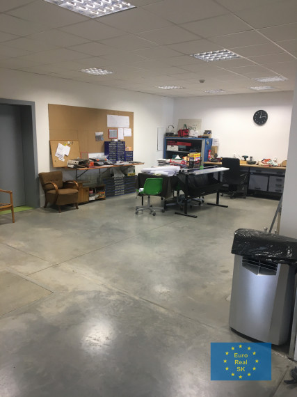 Na prenájom nebytový priestor Košice-JUH, na prízemí, 130m2 s rampou a parkovacími miestami