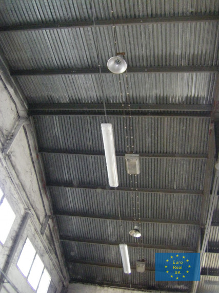 Prenájom skladových priestorov Košice Juh, 1.632 m2, rampa, kancelárie