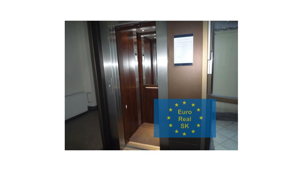 Ponúkame na prenájom Košice - centrum administratívne kancelárske priestory v historickom centre mesta Košice