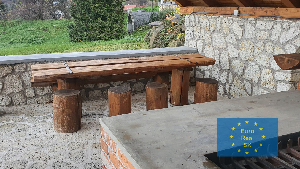 Predaj grófskej tufovej podzemnej vinnej pivnice v tokajskej oblasti, Veľká Tŕňa, osobné vlastníctvo, národná kultúrna pamiatka