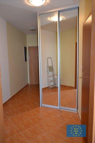 Prenájom 1 izb. byt v Bratislava, časť Petržalka - Budatínska ulica, rezidencia Tatra Panónia, plocha 50 m2, parkovanie.