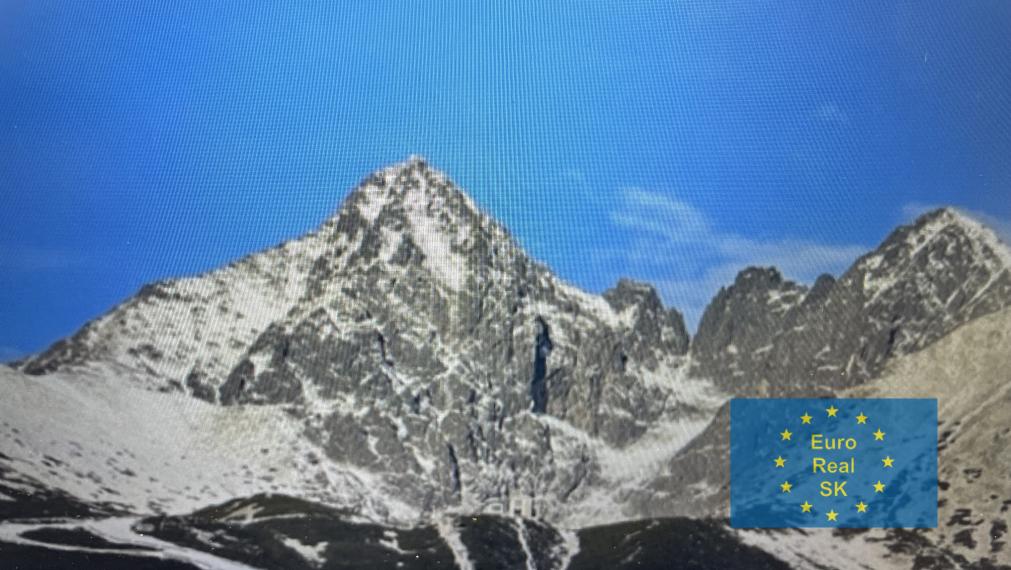 Vysoké Tatry, centrum Tatranskej Lomnice, predaj rekonštruovaného zariadeného apartmánu o výmere 55,5 m2, dohoda možná