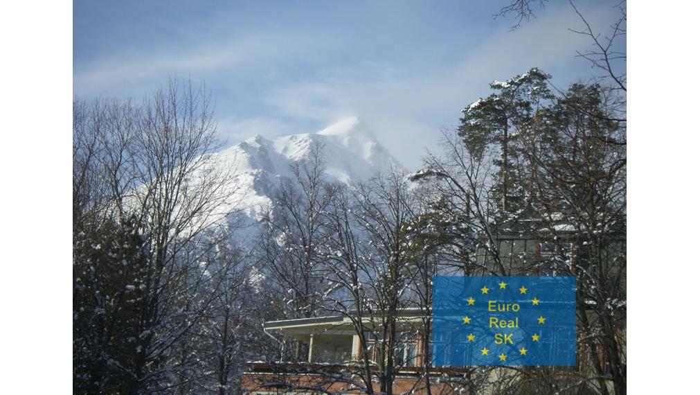 Vysoké Tatry, centrum Tatranskej Lomnice, predaj rekonštruovaného zariadeného apartmánu o výmere 55,5 m2, dohoda možná