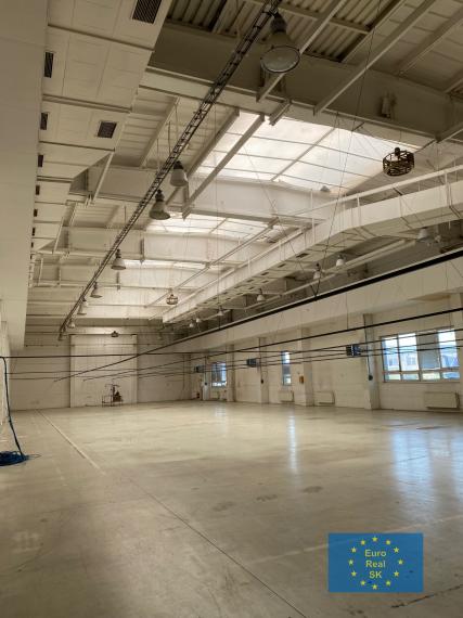 Ponúkam na prenájom výrobno-skladovacie priestory v KE - Juh, výmera od 1000 m2 do 10000m2