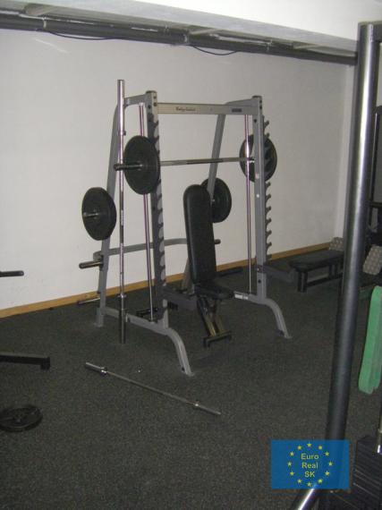 Vysoké Tatry, centrum Tatranskej Lomnice, predaj rekonštruovaného zariadeného apartmánu o výmere 55,5 m2, dohoda možná