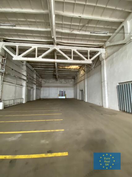 Košice - prenájom skladovej plochy 1.500 m2 v Košiciach, (Nad jazerom), rampa, kancelárie, sociálne zariadenie, možnosť prenájmu aj menšej výmery, min. 500 m2