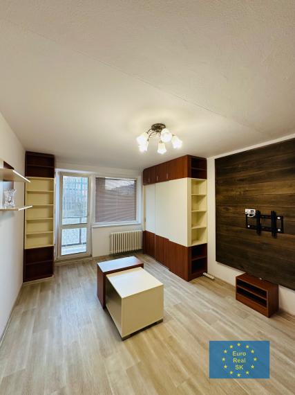 Prenájom veľkého 1 izb. bytu v KE - Centrum, rekonštrukcia, zariadený, 42 m2.