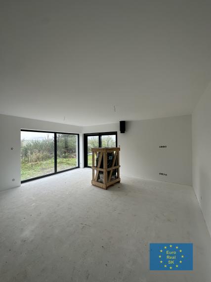 Na predaj ponúkame 5 izb. RD - Ďurďošík v novej IBV lokalite, pozemok 700 m2,