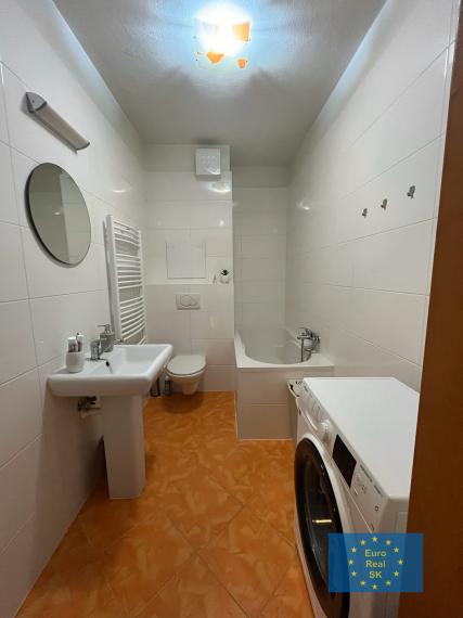 Prenájom 1 izb. byt v Bratislava, časť Petržalka - Budatínska ulica, rezidencia Tatra Panónia, plocha 50 m2, parkovanie.