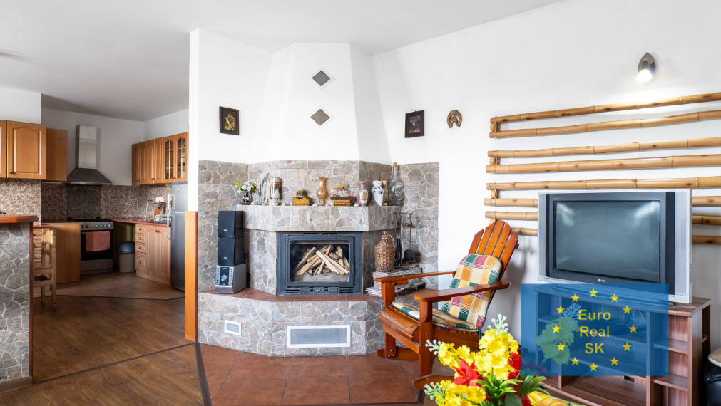 "Exkluzívne" Ponúkam na predaj veľký rodinný dom v KE - Barca v novej rezidenčnej časti.