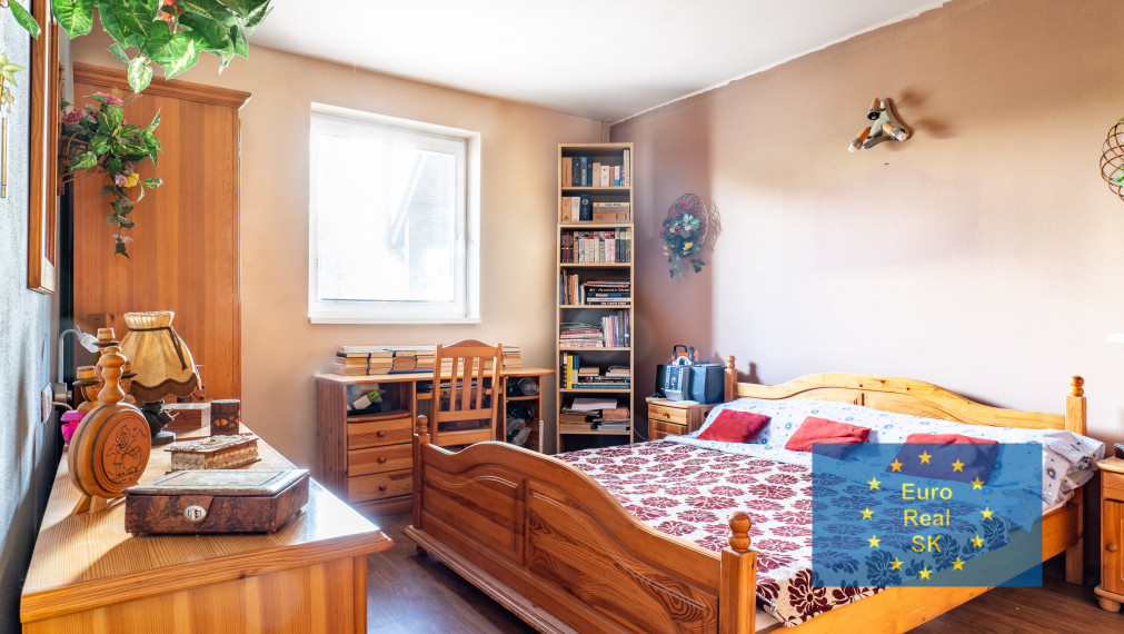 "Exkluzívne" Ponúkam na predaj veľký rodinný dom v KE - Barca v novej rezidenčnej časti.