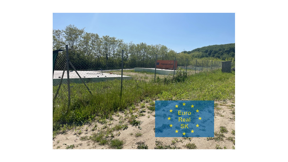 Predáme v Bratislave-Nové Mesto, k.ú. Vinohrady ( Koziarka ) stavebný pozemok o výmere 1.694 m2 ( 20x84,7m).