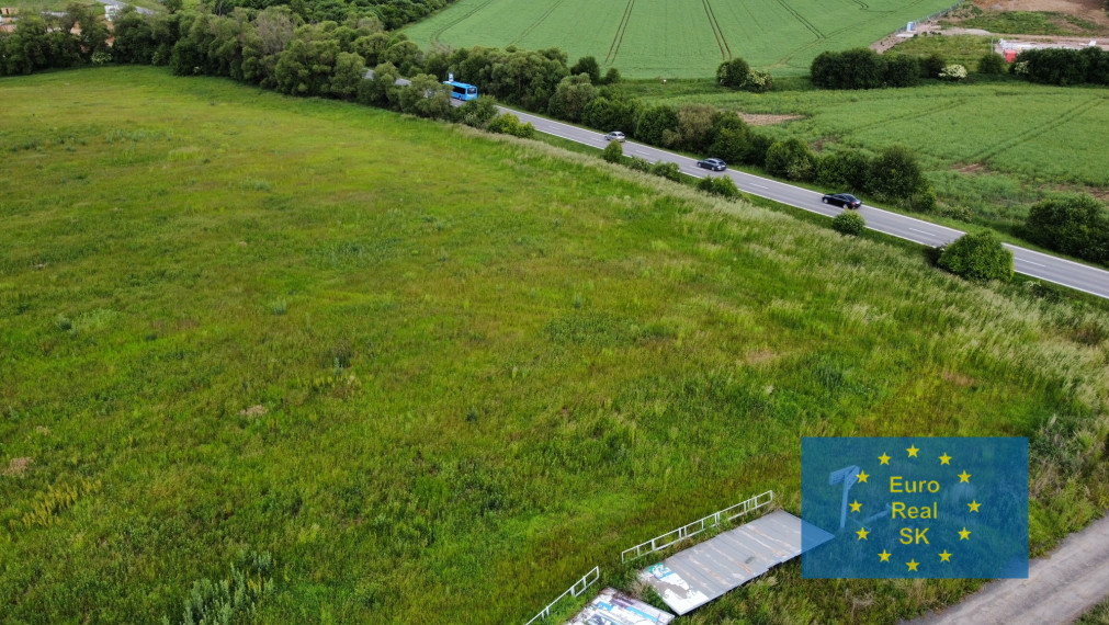 Predáme v Liptovskom Mikuláši - Ráztoky ( vodná nádrž Liptovská Mara ), pozemky  o celkovej výmere 40.094 m2, osobné vlastníctvo