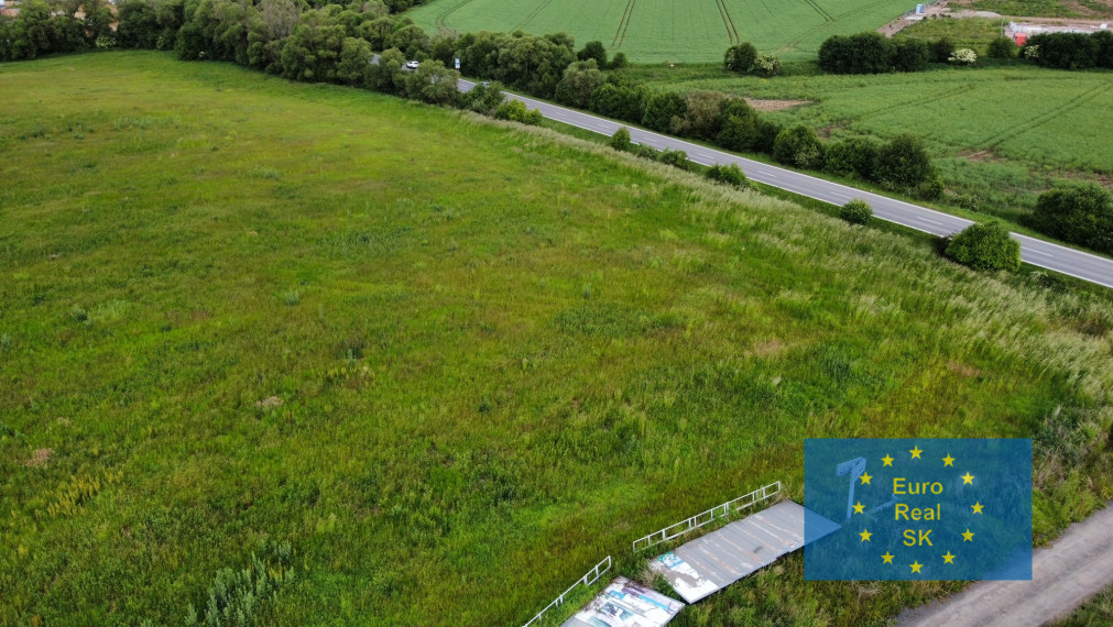 Predáme v Liptovskom Mikuláši - Ráztoky ( vodná nádrž Liptovská Mara ), pozemky  o celkovej výmere 40.094 m2, osobné vlastníctvo