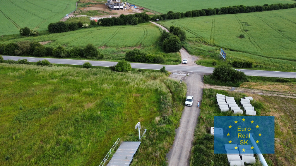 Predáme v Liptovskom Mikuláši - Ráztoky ( vodná nádrž Liptovská Mara ), pozemky  o celkovej výmere 40.094 m2, osobné vlastníctvo