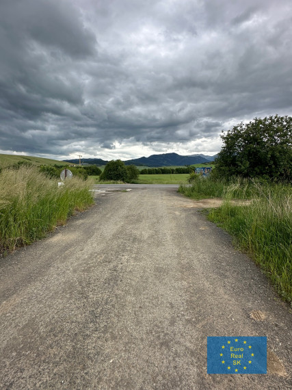 Predáme v Liptovskom Mikuláši - Ráztoky ( vodná nádrž Liptovská Mara ), pozemky  o celkovej výmere 40.094 m2, osobné vlastníctvo