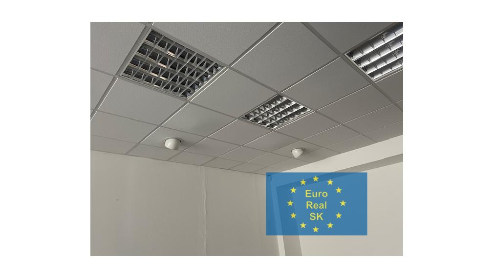 Košice prenájom výrobno-skladových priestorov, 2x700 m2, 1.400 m2, 3.400 m2, žeriav 5 t (8t) , kancelárske priestory, parkovanie