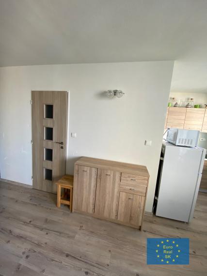 Prenájom 1,5 izb. byt v KE - centrum, Kuzmányho, 42 m2, loggia.