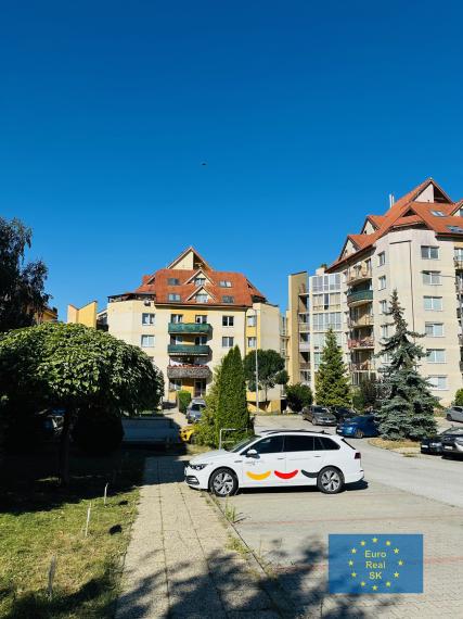 Prenájom 4 izb. bytu v KE - KVP, Klimkovičová ul., zariadený, parkovanie.