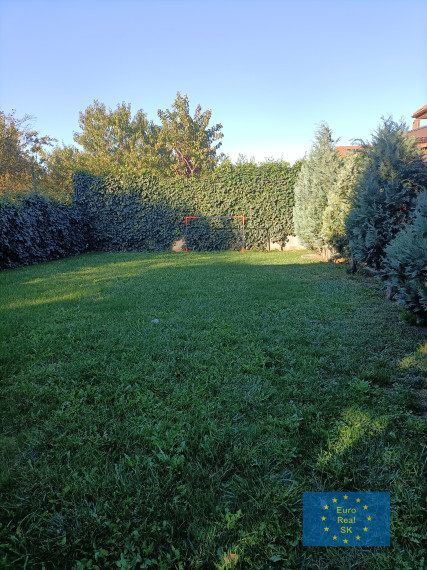 "Exkluzívne" Ponúkam na predaj veľký rodinný dom v KE - Barca v novej rezidenčnej časti.