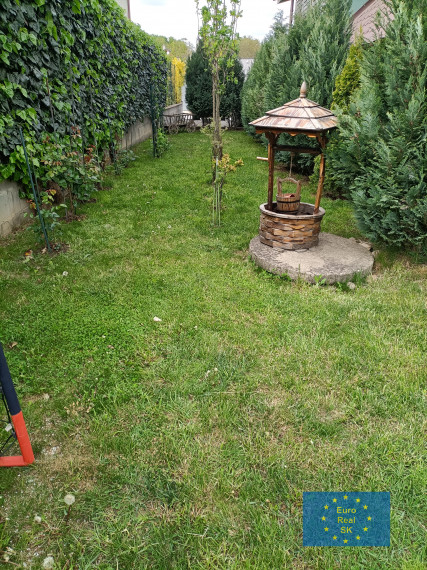 "Exkluzívne" Ponúkam na predaj veľký rodinný dom v KE - Barca v novej rezidenčnej časti.