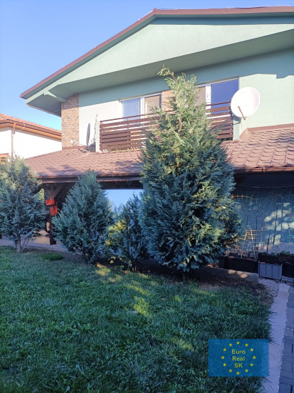 "Exkluzívne" Ponúkam na predaj veľký rodinný dom v KE - Barca v novej rezidenčnej časti.