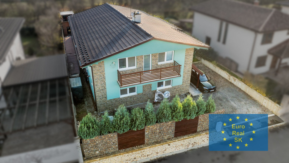 "Exkluzívne" Ponúkam na predaj veľký rodinný dom v KE - Barca v novej rezidenčnej časti.