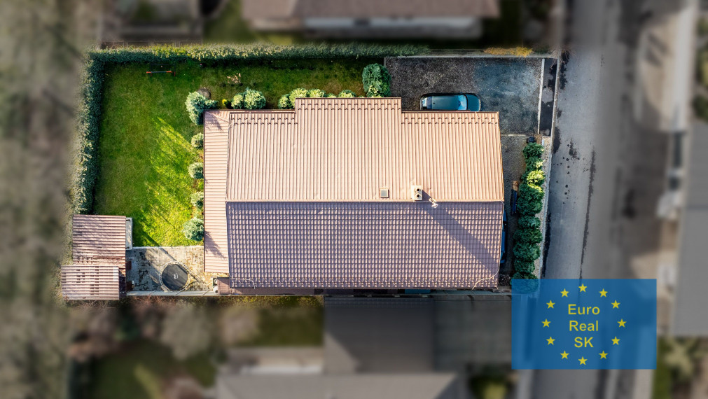 "Exkluzívne" Ponúkam na predaj veľký rodinný dom v KE - Barca v novej rezidenčnej časti.