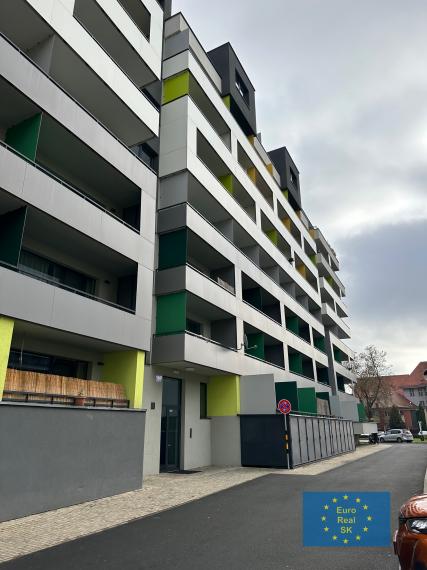 Prenájom garážového park miesta v rezidencii Pri radnici