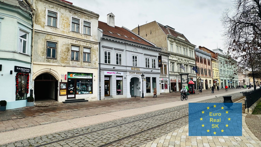 Prenájom obchodného priestoru v Košiciach - Hlavná ul., prízemie s výkladom