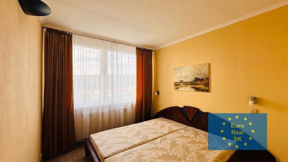 Ponúkam na prenájom veľký 4 izb. byt v KE - KVP, zariadený, čiastočne zariadený.