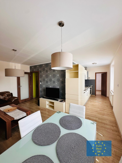 Predám 2 izb. bytu v KE - Podhradova, zariadený, komp. rekonštrukcia