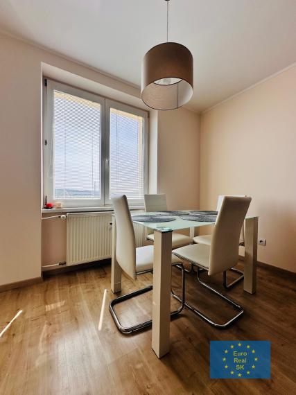 Predám 2 izb. bytu v KE - Podhradova, zariadený, komp. rekonštrukcia