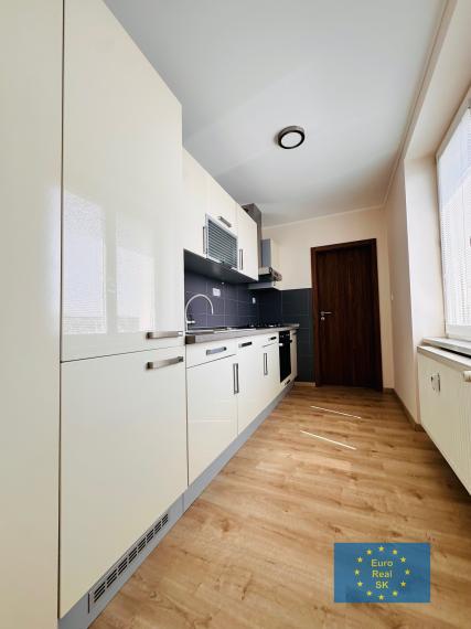 Predám 2 izb. bytu v KE - Podhradova, zariadený, komp. rekonštrukcia