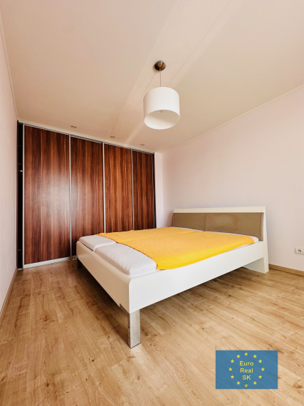 Predám 2 izb. bytu v KE - Podhradova, zariadený, komp. rekonštrukcia