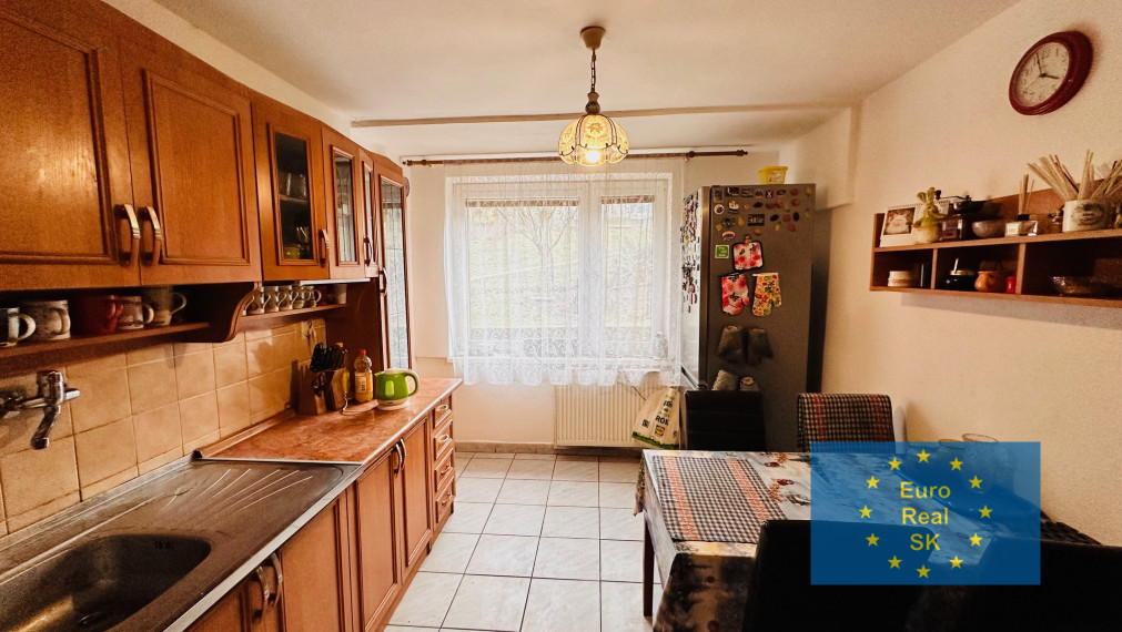 Ponúkam na predaj rodinný dom v obci Trsťany, 17 km od Košíc